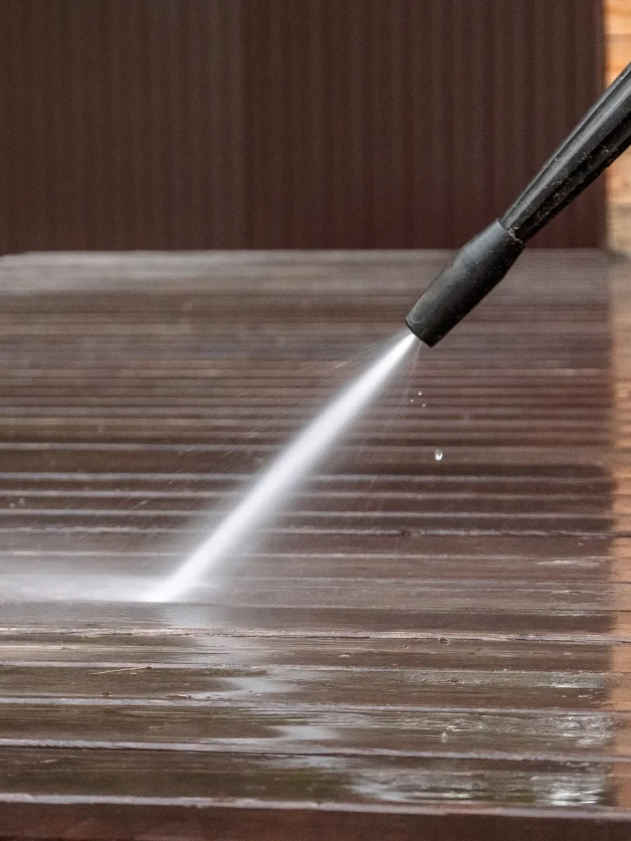 man-cleaning-walls-and-floor-with-high-pressure-po-2026-03-24-07-06-28-utc
